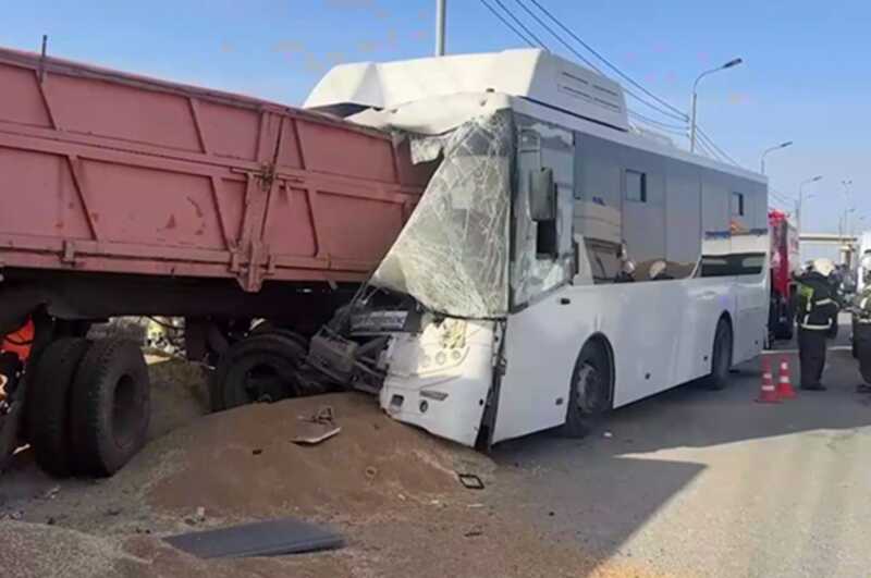 Число пострадавших в результате аварии с автобусом в Крыму возросло до 22 человек