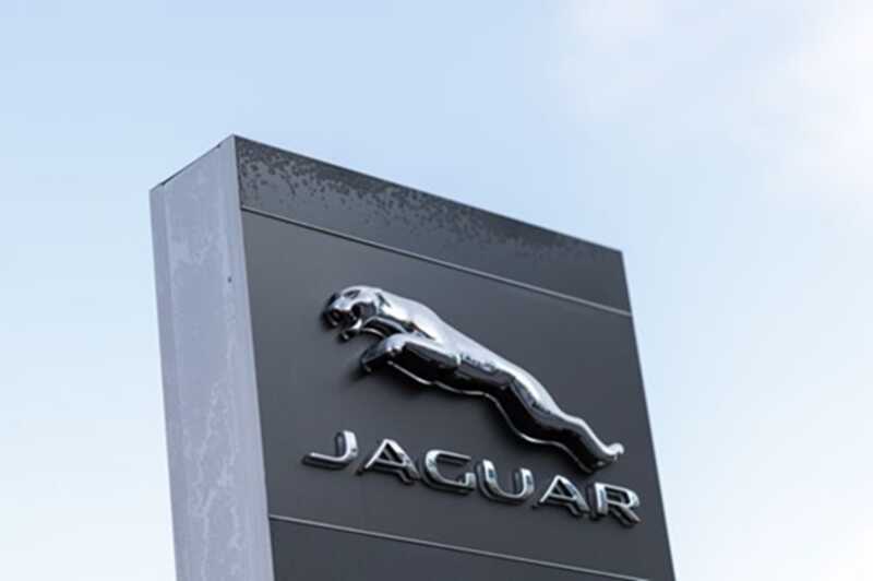 Audi и Jaguar Land Rover останавливают отгрузки в Соединенные Штаты вследствие тарифов, введенных администрацией Трампа