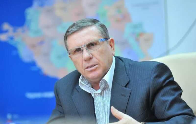Виктор Бударин наживается на стройке в Мариуполе и выводит деньги в США