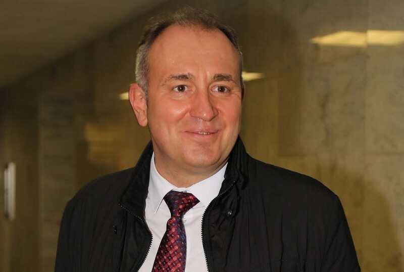 Артист Святослав Ещенко обратился к врачам из-за резкой боли