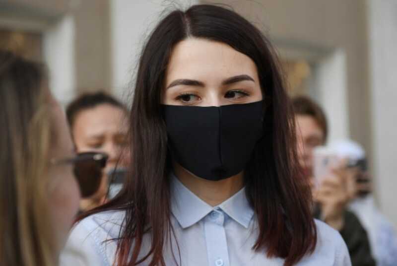 Суд признал действия сестер Хачатурян самообороной после посмертного приговора отцу