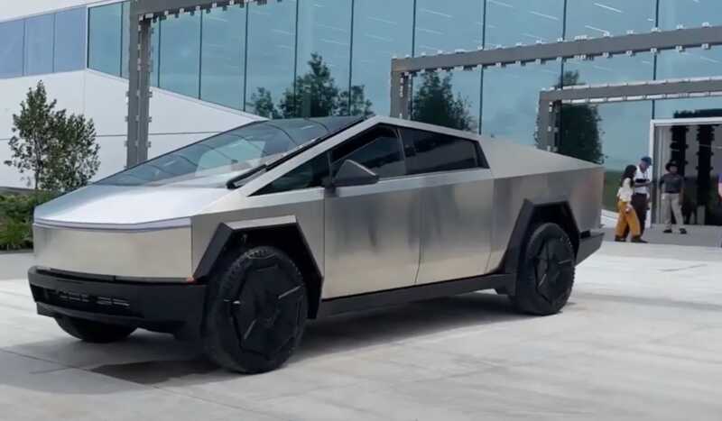 Tesla собрала более 10 тысяч Cybertruck