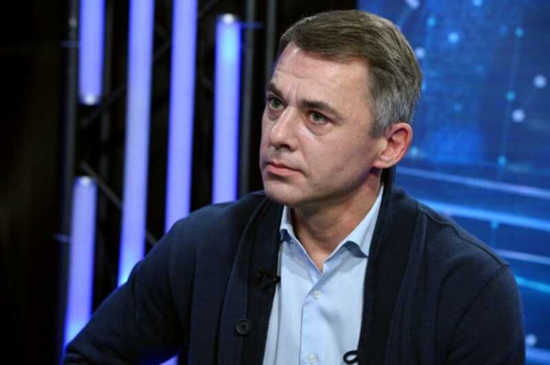 Игорь Петренко представил своих трёх прелестных дочерей на фестивале в Новороссийске