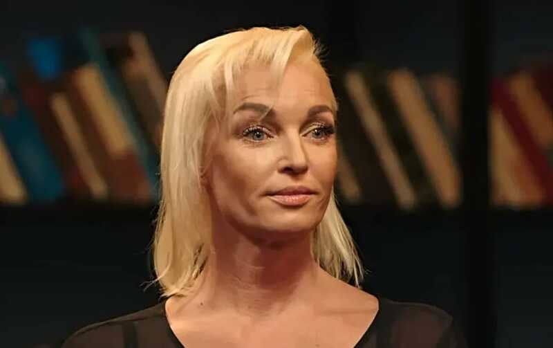 Анастасия Волочкова призналась, что в детстве её унижали за фигуру